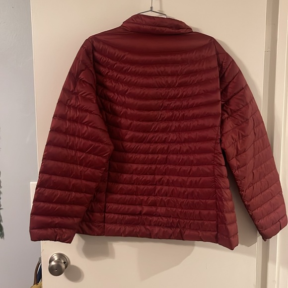 New Red wood light jacket. Ultra light down. Women’s XXL - Picture 4 of 7